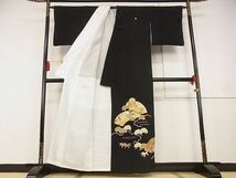 平和屋川間店■豪華黒留袖　駒刺繍　地紙花鳥文　金彩　着丈157cm　裄丈64.5cm　正絹　逸品　A-wj3958_画像2