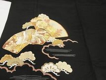 平和屋川間店■豪華黒留袖　駒刺繍　地紙花鳥文　金彩　着丈157cm　裄丈64.5cm　正絹　逸品　A-wj3958_画像4