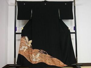 平和屋川間店■豪華黒留袖　駒刺繍　立波飛鶴文　金彩　逸品　ha5151