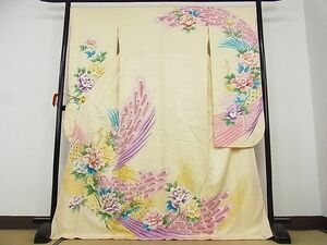 平和屋-こころ店■豪華振袖　駒刺繍　孔雀花文　暈し染　金彩　着丈171.5cm　裄丈68cm　正絹　逸品　1B-wt1910