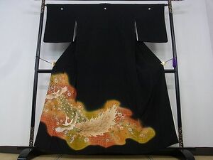 平和屋川間店■豪華黒留袖　駒刺繍　孔雀花唐草文　暈し染め　逸品　ox1298