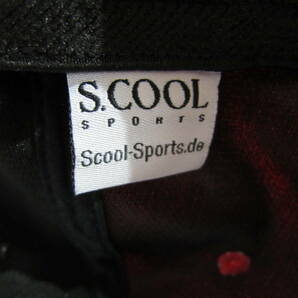 S.COOL SPORTS 雪上車 pistenbully 600 ピステンブーリー キャップ 帽子 黒×赤 フリーサイズ S2402Eの画像5