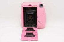 【美品】FUJIFILM 富士フイルム instax mini8+ チェキ 純正ショルダーストラップ付き ストロベリー INS MINI 8PLUS STRAWBERRY #4164_画像6