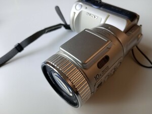 ソニー&キャノン　デジカメ　SONYcyber-shot　Canon ixy Digital