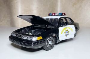 1／24 Ford crown victoria Highway Patrol フォード クラウンビクトリア 