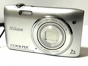 【美品】 Nikon COOLPIX S3500 デジタルカメラ クールピクス コンパクトカメラ 光学7倍ズーム シルバー USBケーブル 取説あり SDカード付き