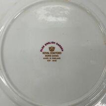 Q365-C1-1055 ROYAL STAFFORD ロイヤルスタッフォード プレート 皿 6枚セット ピンク系 洋食器 金彩 花柄 まとめ 約高1.5×直径19cm ④_画像4