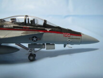 【リペイント完成品】1/144 F-Toys 『 F/A-18F SUPER HORNET 』第154戦闘攻撃飛行隊 "ブラックナイツ" CAG機 2016_画像4