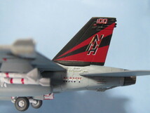 【リペイント完成品】1/144 F-Toys 『 F/A-18F SUPER HORNET 』第154戦闘攻撃飛行隊 "ブラックナイツ" CAG機 2016_画像7