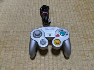 ゲームキューブ　コントローラー　シルバー