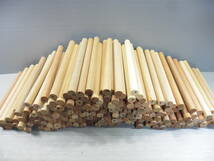 木製 丸棒 212本 径約25㎜ 全長約320㎜ 材料 ハンドクラフト 手工具 保管品 S120_画像1