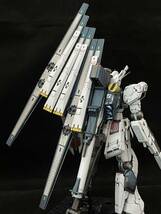 【ガンプラ】 RG 1/144 νガンダム 【塗装済完成品】_画像6