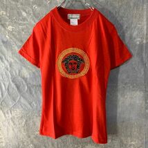 GIANNI VERSACE ジャンニ ヴェルサーチ レディース 半袖 Tシャツ 赤 メデューサ 刺繍 新品タグ付き DB041_画像4