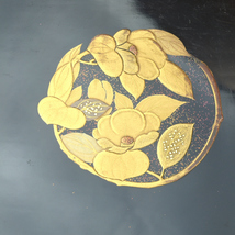 【趣楽】 時代　花文蒔絵煎茶盆大小組　幅２５，７ｃｍ、２７ｃｍ　Ｆ１９８１_画像5