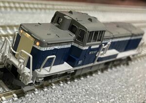 ディーゼル機関車 鉄道模型 TOMIX DE10 1000 ライト点灯　カプラ交換済み（片側）プレート取付済み　貨物更新色