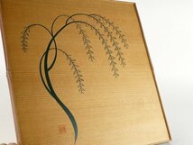 【扇屋】岡田雄志造「四季草花絵 折敷」5客 共箱 幅 約31cm 高さ 約1.5cm 木製 絵替り 蒔絵四 方盆吸物膳 会席膳 卓上膳 茶懐石_画像4