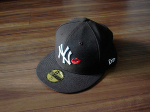 NEW ERA 59FIFTY ニューエラ NYニューヨーク ヤンキース キャップ キスマーク 黒 MLB 7 3/8 (58.7cm) (ベースボールキャップ/野球帽/帽子)