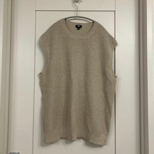 UNIQLO ユニクロ　 ニットベスト　 無地　ベージュ