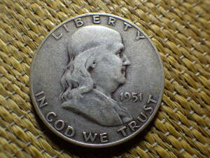 アメリカ５０セント銀貨１９５１年S　コレクター放出品　約直径30.5ｍｍ厚み1.8ｍｍ重さ12.48ｇ