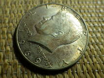 アメリカ５０セント銀貨１９６９年D　美品コレクター放出品　約直径30.65ｍｍ厚み2.0ｍｍ重さ11.52ｇ_画像2