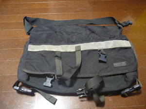 中古 廃番 patagonia パタゴニア クーリエバゲット COURIER BAGS メッセンジャーバック OLD patagona