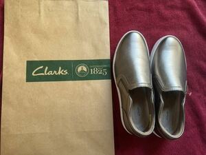 【新品・未使用・格安】Clarks クラークス 22.5cm スニーカー レディース シューズ