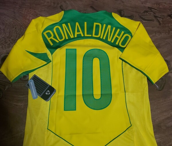 送料無料 2004-2005年 ブラジル代表 ロナウジーニョ NIKE 未使用 W/TAGS 検)BRAZIL SELECAO R10 RONALDINHO BARCELONA WORLD CUP MINT Y2K