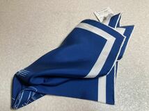 新品　ルビナッチ(伊)　ポケットチーフ　シルク１００％素材　イタリア製　４１ｃｍ四方　白紺　定価２．９万円_画像5