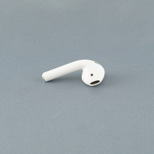 Apple AirPods エアーポッズ USED品 第一世代 右イヤホンのみ R 片耳 A1523 正規品 MMEF2J/A 完動品 V9757