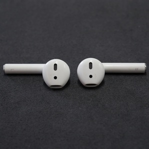  Apple AirPods エアーポッズ イヤホンのみ USED品 LR 両耳 第二世代 A2031 A2032 Bluetooth MV7N2J/A 中古品 即日発送【難有】V9910の画像5