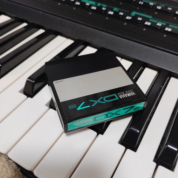 YAMAHA・「Factory presets ROM」for DX7 S