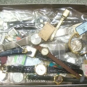 閉店在庫品修理で取りに来ない腕時計セイコー等ジャンク品 Z348の画像1