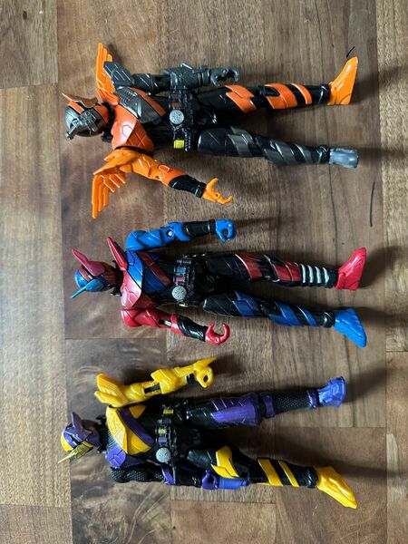 仮面ライダー　ビルド　ボトルチェンジライダーシリーズ　3体セット 