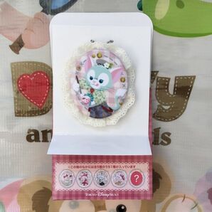 ダッフィー&フレンズ ハートフェルトストロベリーギフト ジェラトーニ ブローチ 東京ディズニーシー