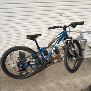 GT STOMPER ACE ストンパーエースMTB 21年モデル　子供用　24インチ　前後ディスクブレーキ　