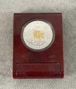 台湾銀行　己丑牛年　銀幣　2009 TUVALU TWO DOLLARS 銀貨　999　1oz 純銀　