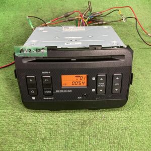 AV2-127 激安 カーステレオ SUZUKI PIONEER 39101-74P00 DEH-2048 QFJA165671JP CD AUX 本体のみ 簡易動作確認済み 中古現状品