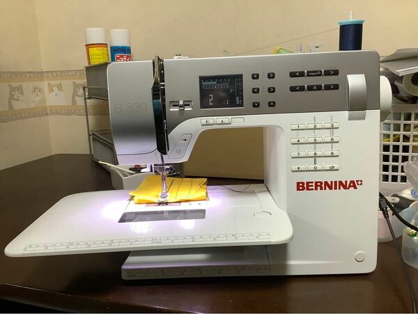 ベルニナ　B330 スイス製家庭用ミシン　¥35000