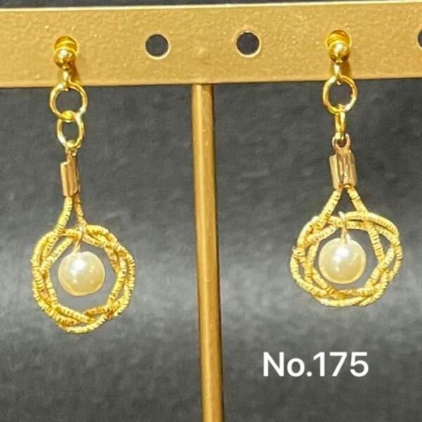 ピアス アクセサリー 水引細工 サージカルステンレス ハンドメイド ゴールド