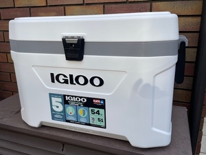 IGLOO USA産クーラーボックス新品未使用！ド定番のマリーンウルトラ 54を100円スタートにて！釣りの定番クーラーBOX！