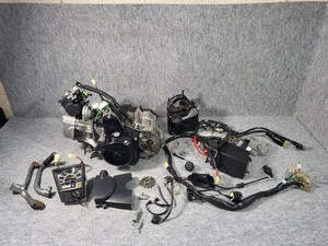 中古品 ホンダ 純正 エンジン スーパーカブカスタム50 FI 4速 セル付き 12V メーター ハーネス カギ2本 チェンジ キックペダル その他 