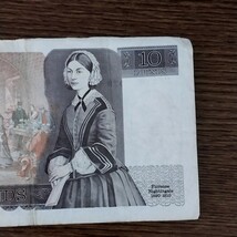 【TH0215】イギリス 10ポンド 5ポンド 紙幣 おまとめ2点 旧紙幣 ヴィンテージ コレクション レア 希少 破れ有り シワ 折れ有り お金_画像5