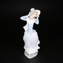 CE195 LLADRO 【リヤドロ】 磁器人形 美少女 置物 高35㎝／指のかけあり 美品！ｚ_画像7