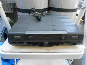 ★SANYO 3DO TRY IMP-21J 通電確認 ジャンク品 本体 のみ　トレーは自動で出ません。