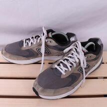 z9987【880】ニューバランス US10 28.0cm/灰 グレー 銀 シルバー newbalance メンズ スニーカー 中古_画像1