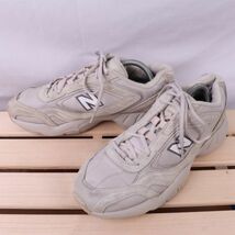 z9993【WX452SR】ニューバランス US11 28.0cm/灰 グレー 白 ホワイト newbalance レディース スニーカー 中古_画像1