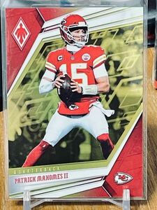 Super Bowl MVP Patrick Mahomes II NFL 2019 Panini Phoenix Yellow /75 #42 Kansas City Chiefs QB