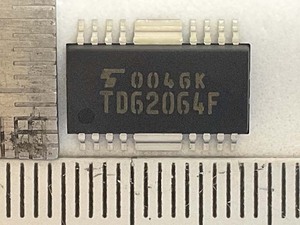 面実装 4 ch 大電流ダーリントンシンクドライバIC TD62064F 東芝 (Toshiba) (出品番号619)