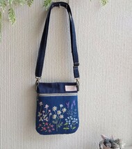 花の手刺繍* サコッシュ * 岡山デニム *C＆Sインディゴダンガリー* ショルダーバッグ * ハンドメイド_画像9