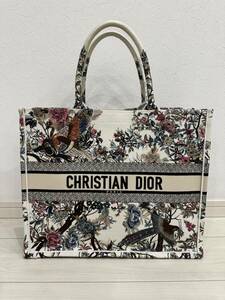 日本未発売　日本に1点クリスチャンディオール Christian Diorトートバッグ ブックトート バッグ ディオール キャンバス 極美品